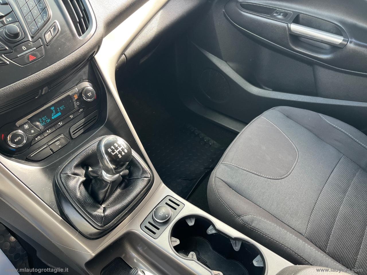 FORD Kuga 2.0 TDCI 140 CV 2WD Titanium