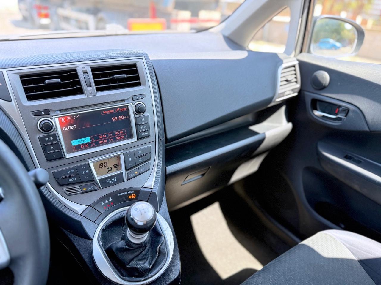 Toyota Verso-S 1.3 benzina 100cv neopatentati - 2011