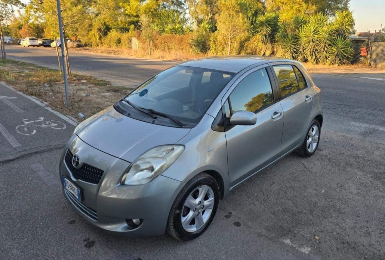 Toyota Yaris 1.3 5 porte Navi