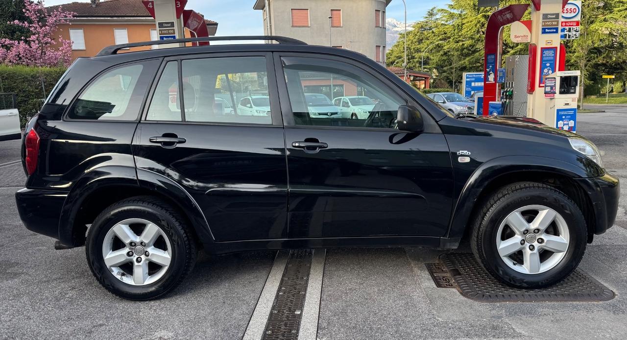 Toyota RAV 4 RAV4 2.0 Tdi D-4D cat 5 porte Sol