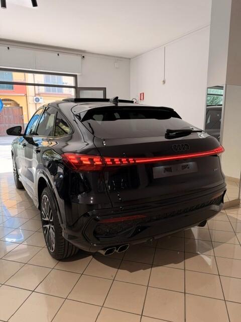 Audi Q5 SportBack TDI 150 kW MHEV+ S tronic quattro S-line Identity Black edition