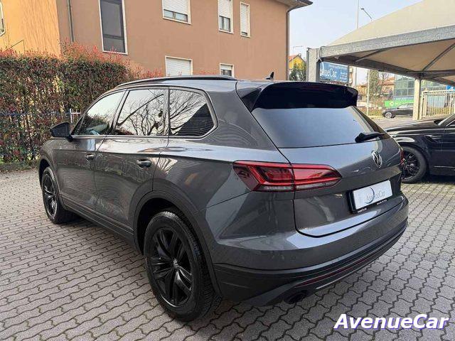 VOLKSWAGEN Touareg 3.0 tdi Black Style tiptronic TELECAMERA CARPLAY