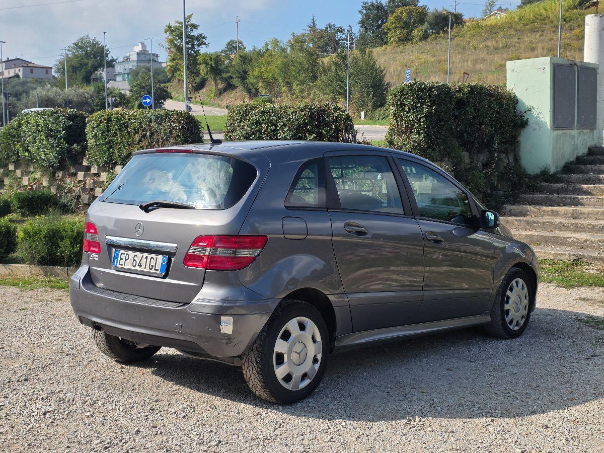 MERCEDES CLASSE B 180 METANO 2012 OK NEOPATENTATI