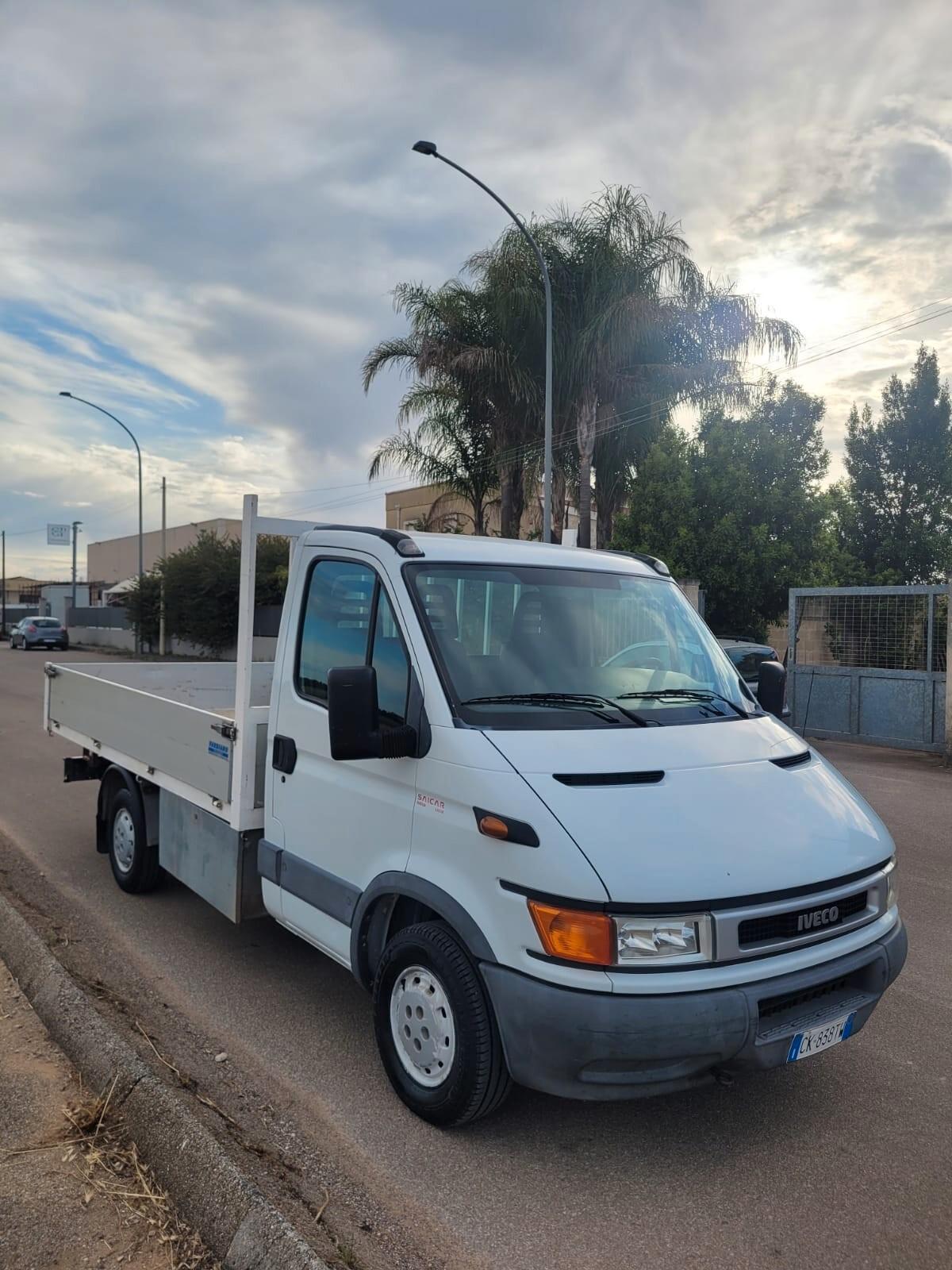 Iveco Daily 29L10 2.3 Hpi TDI PC Cassonato
