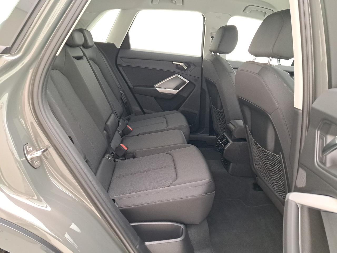 Audi Q3 35 1.5 tfsi business advanced s-tronic