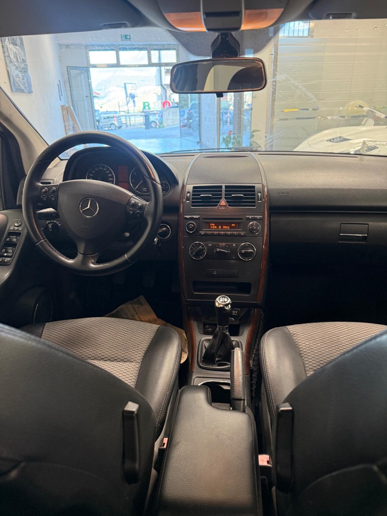 Mercedes-benz A 170 180 BlueEFFICIENCY Avantgarde