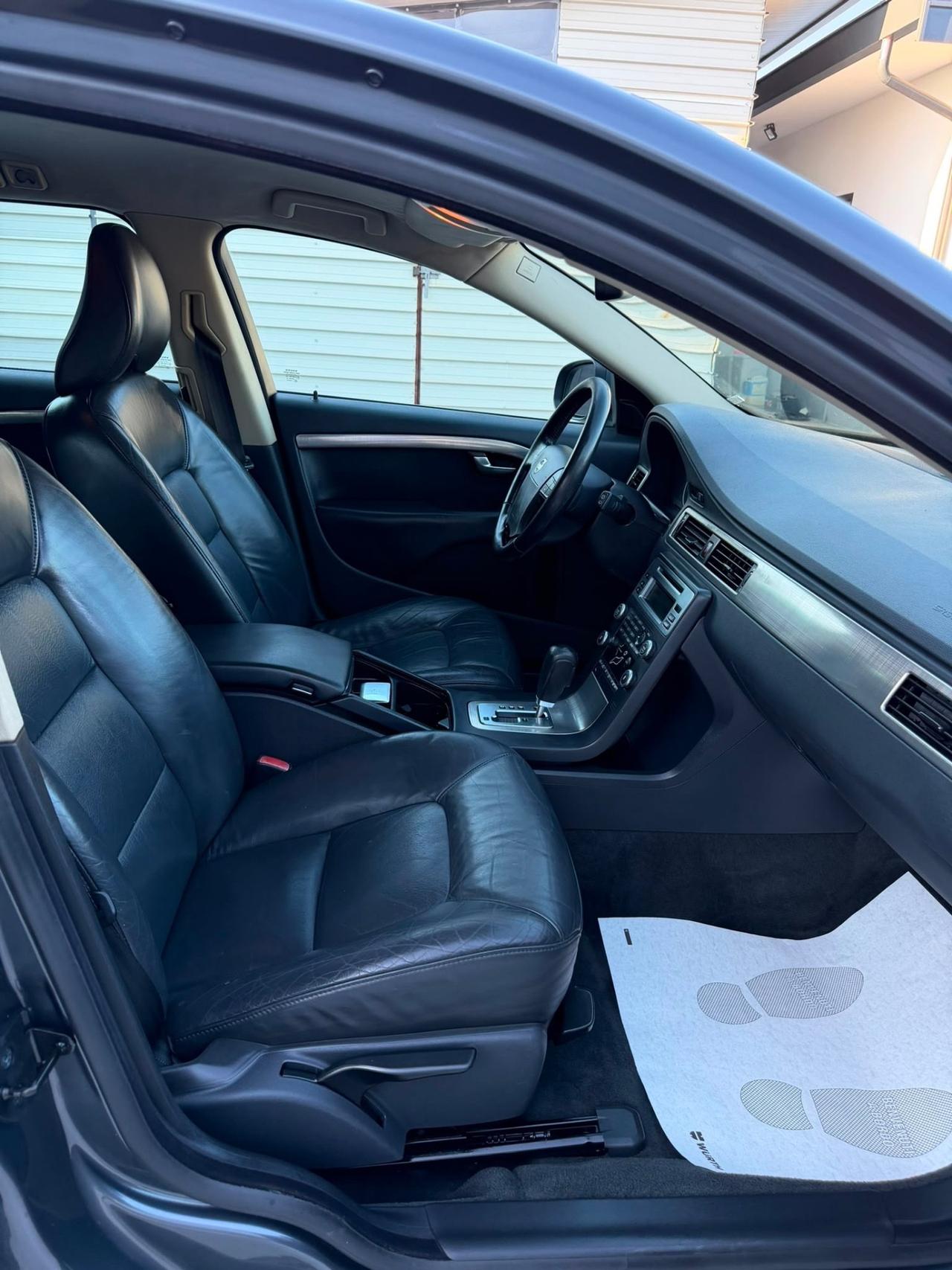 Volvo V70 2.4 D5 Summum
