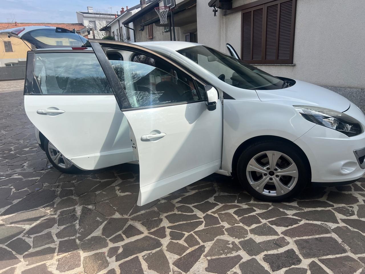 Renault Scenic Scénic X-Mod 1.9 dCi 130CV Dynamique