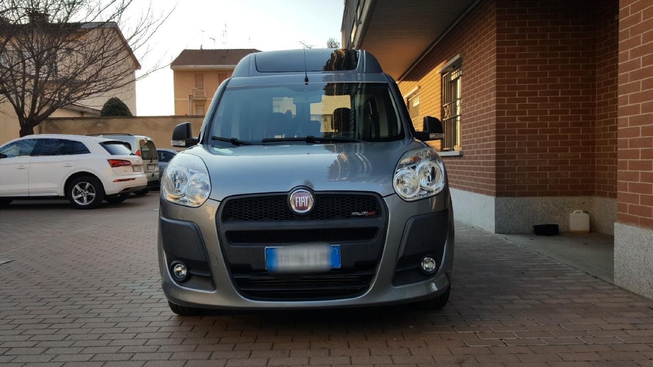 Fiat Doblo trasporto disabili pedana