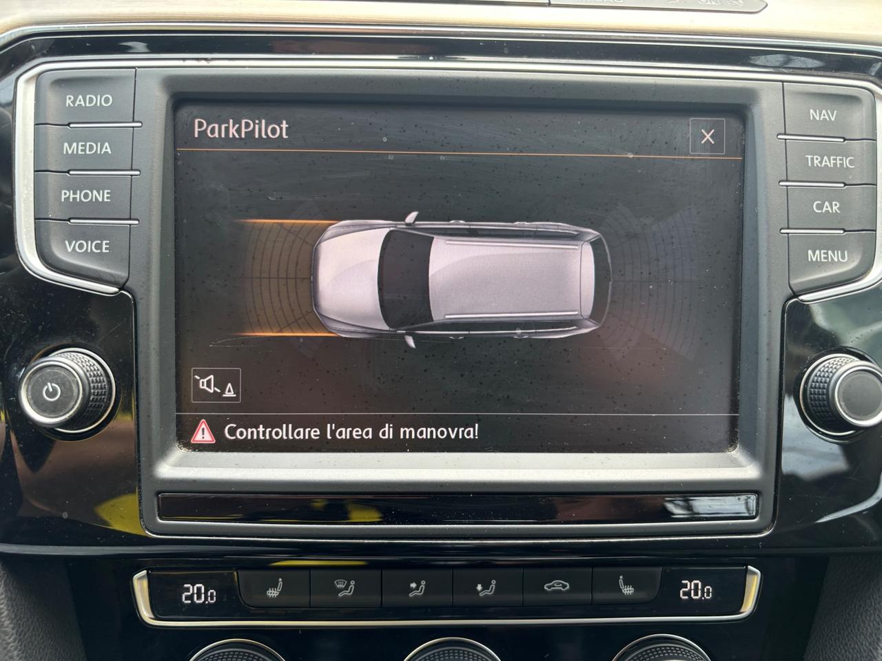 Volkswagen Passat Variant 2.0 TDI Highline BlueMotion Technology - 2015