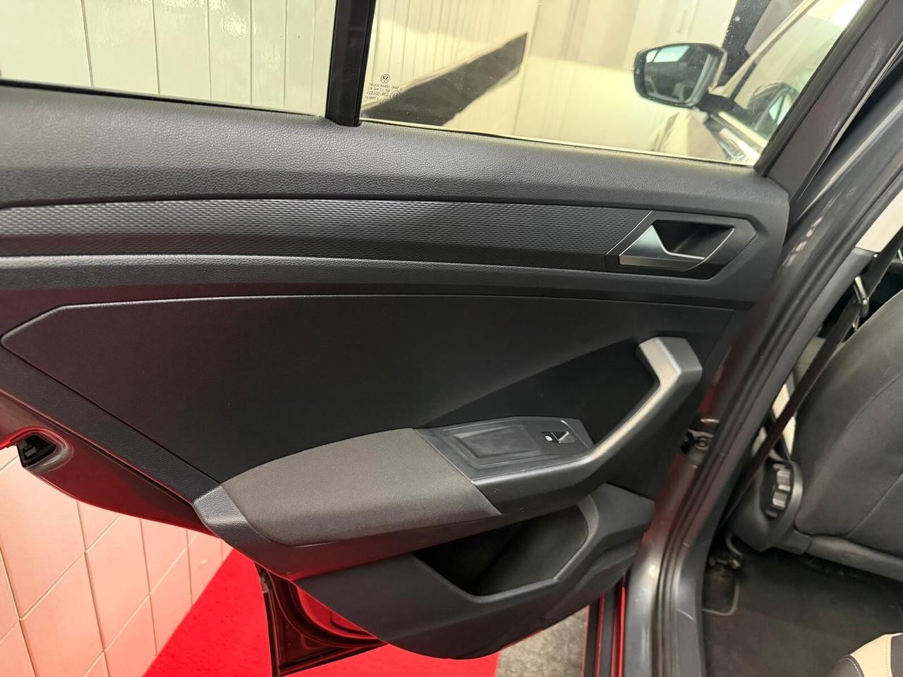 Volkswagen T-Roc 1.6 TDI SCR Advanced BlueMotion Technology