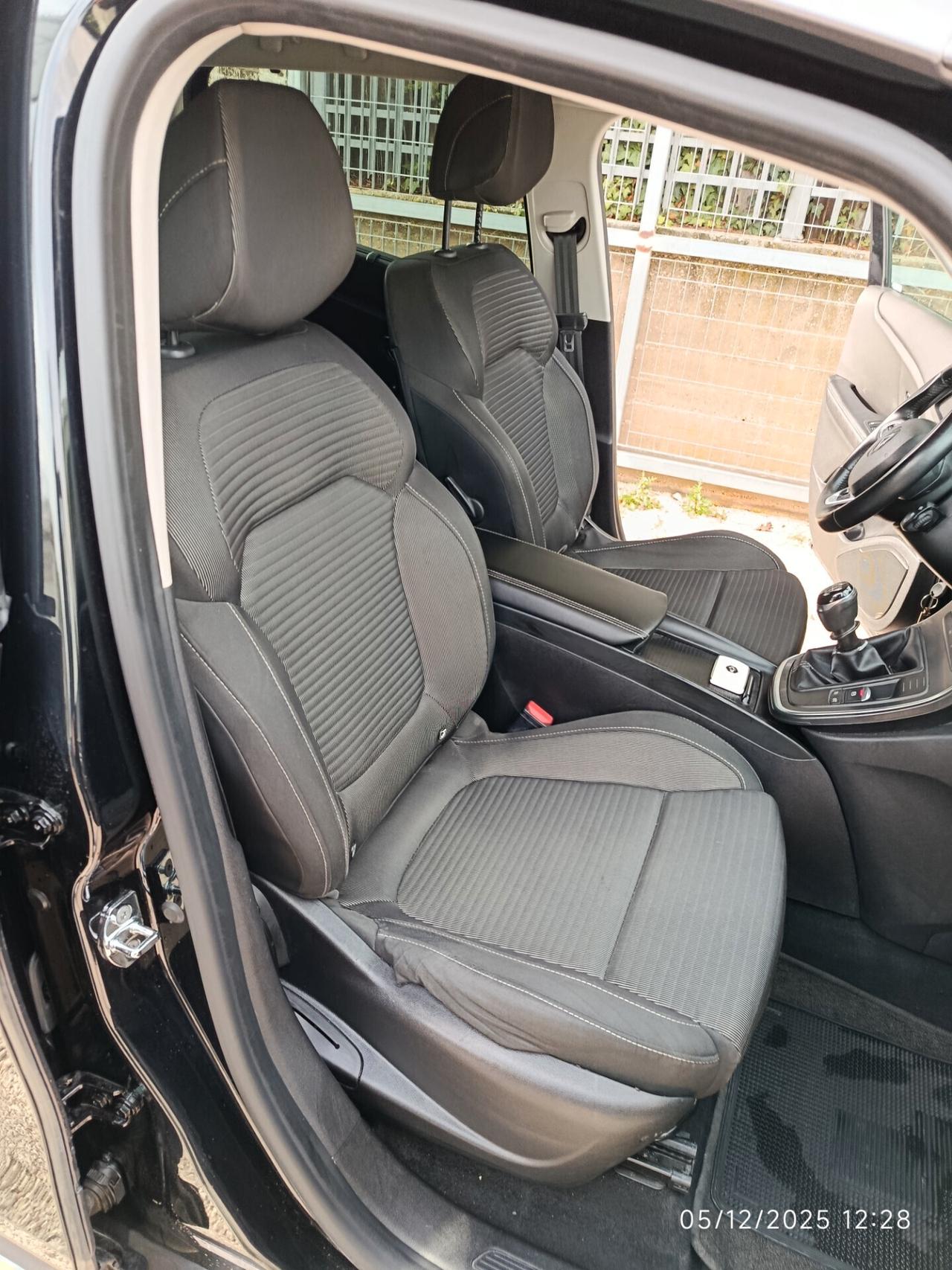 Renault Grand Scenic dCi 8V 130 Energy Business