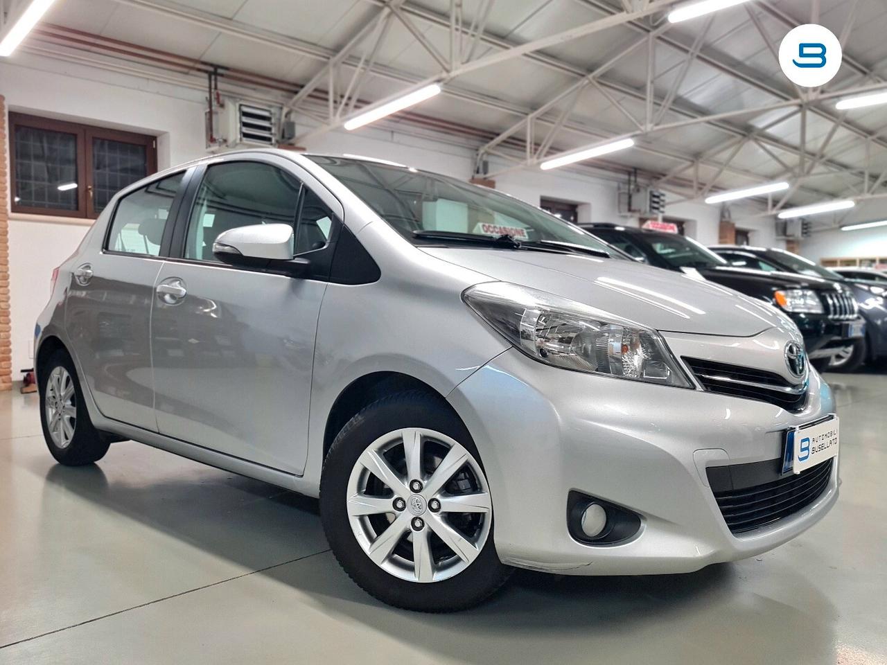 Toyota Yaris 1.3 5 porte Lounge ** NEOPATENTATI **