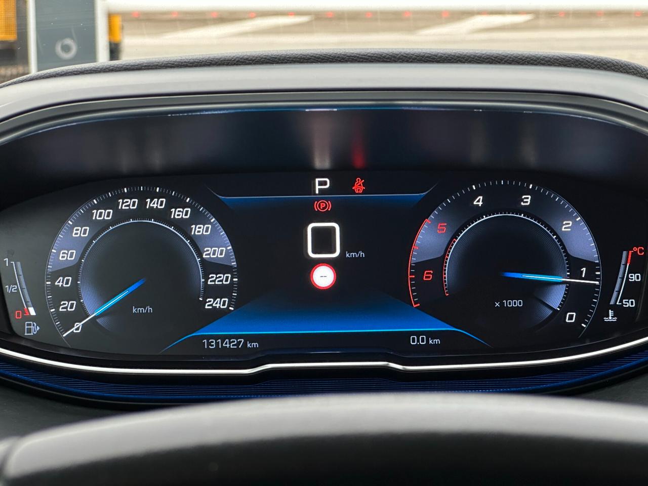 PEUGEOT 3008 1.5 BlueHDi 130 S&S EAT8 Business