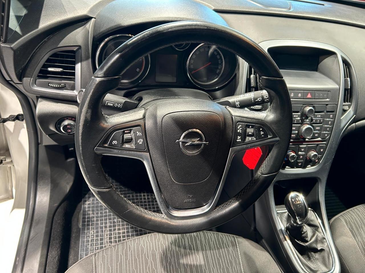 Opel Astra 1.7 CDTI - 2013