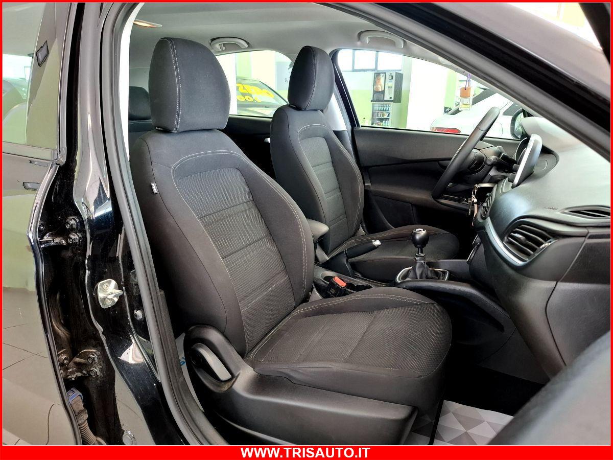 FIAT Tipo 1.4 Lounge 5p (LUCI LED+NAVI)