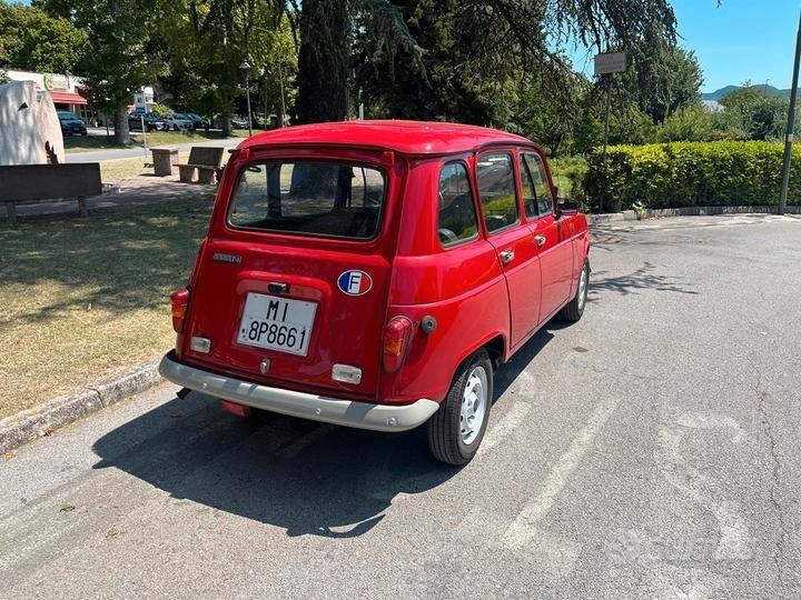 RENAULT 4