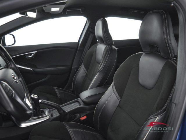 VOLVO V40 D2 R-design