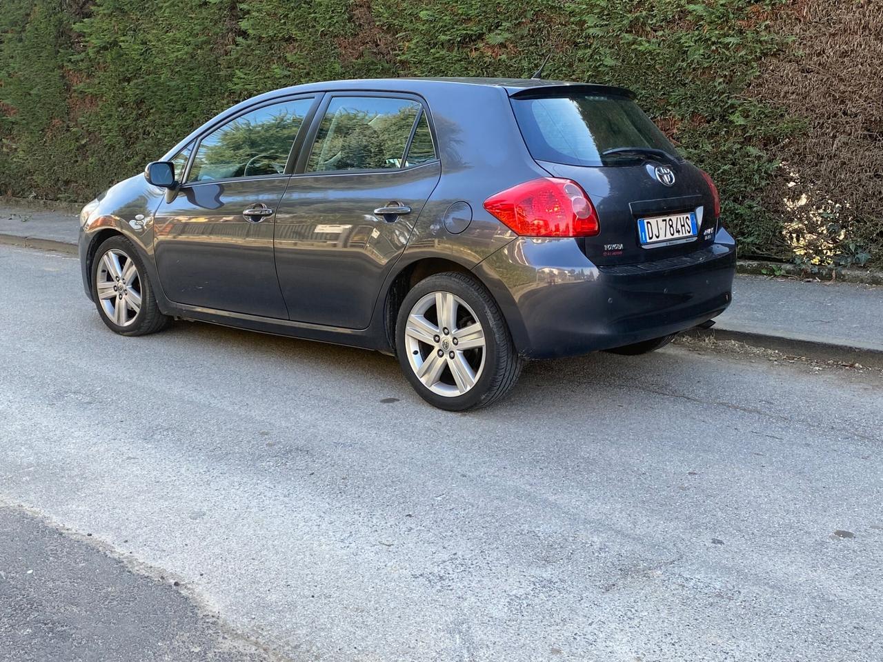 Toyota Auris 2.2 D - Versione Introvabile