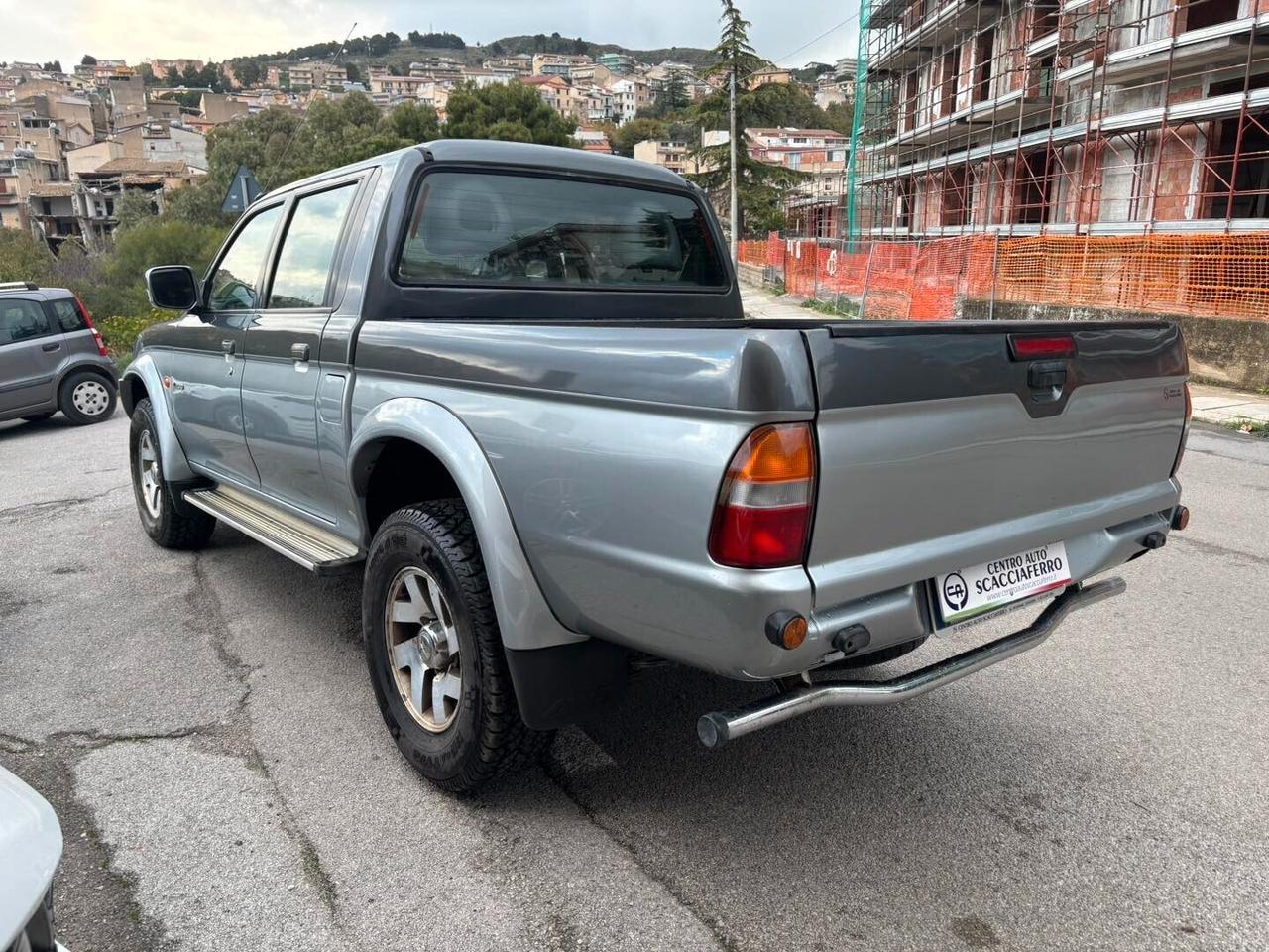 Mitsubishi L200 2.5 TDI 4WD Club Cab Pick-up GLX