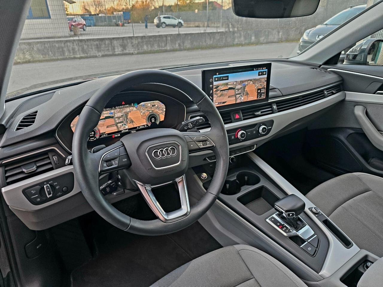 Audi A4 Avant 35 TDI/163 CV S tronic virtual cockpit