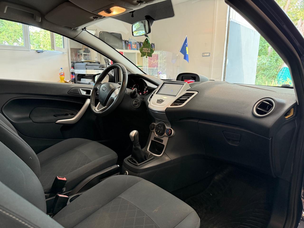 Ford Fiesta 1.4 GPL BENZINA 2012 neopatentati