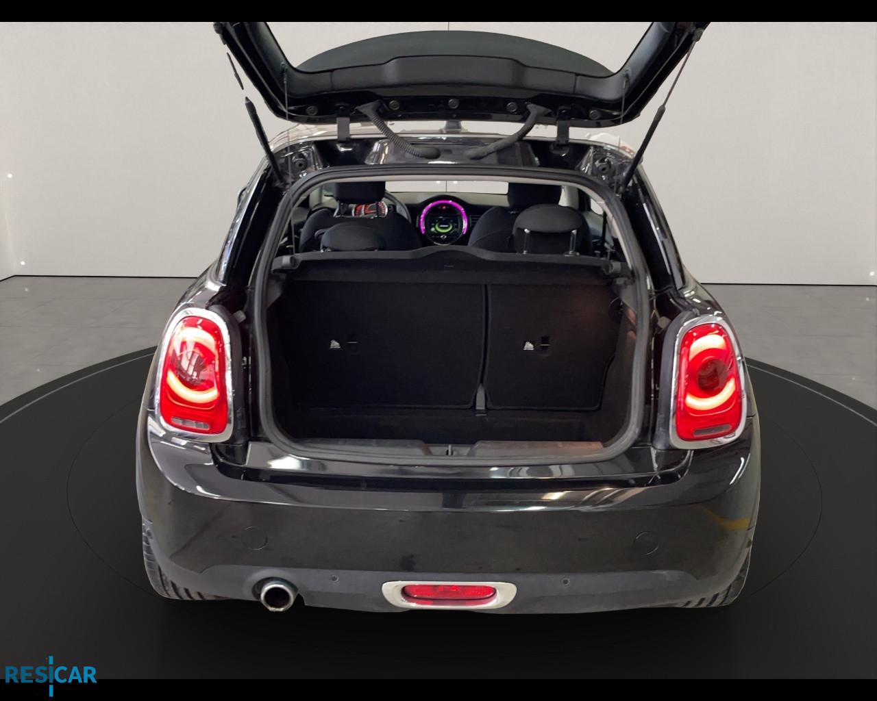 MINI Mini IV F55-F56 2014 Mini 1.5 Cooper D Business 3p