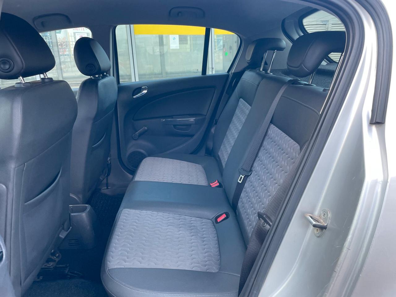 Opel Corsa 1.2 5 porte Cosmo