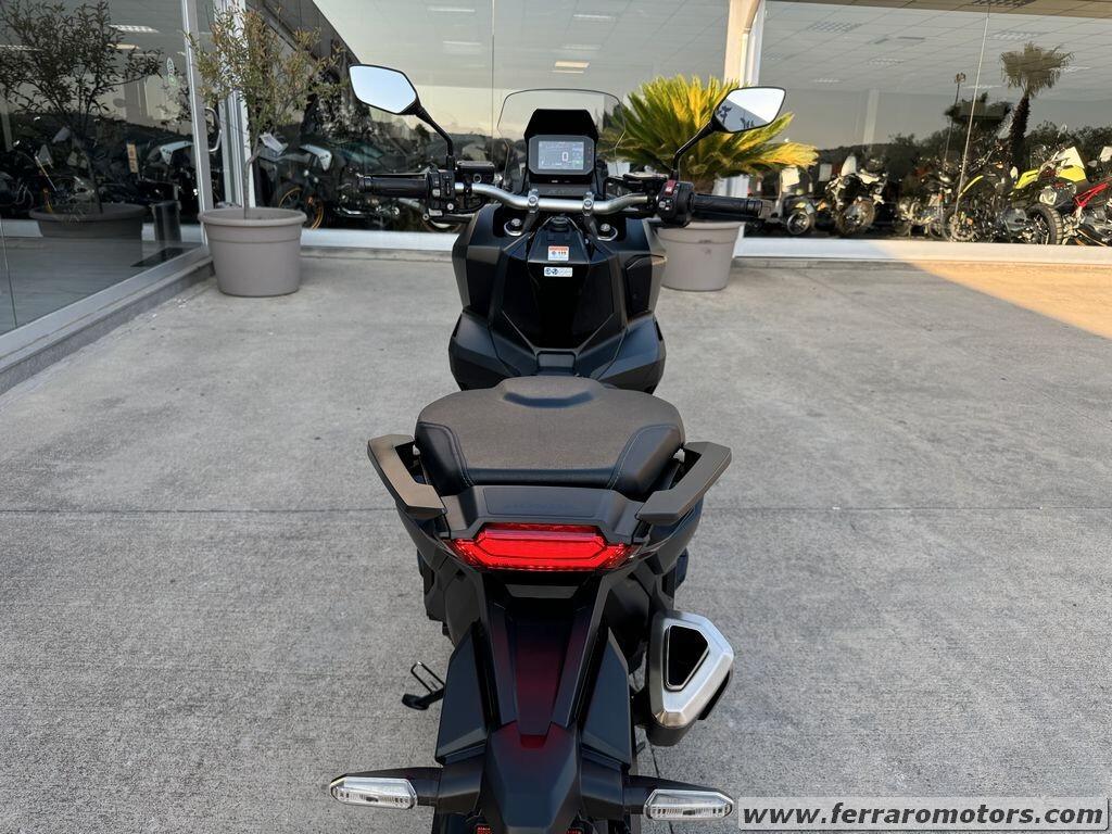 Honda X-ADV 750 special edition 2023 a soli 135 euro al mese