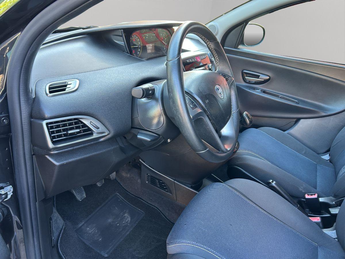 LANCIA - Ypsilon S - 1.3 MJT 95 CV 5p. S&S MOMO DESIGN