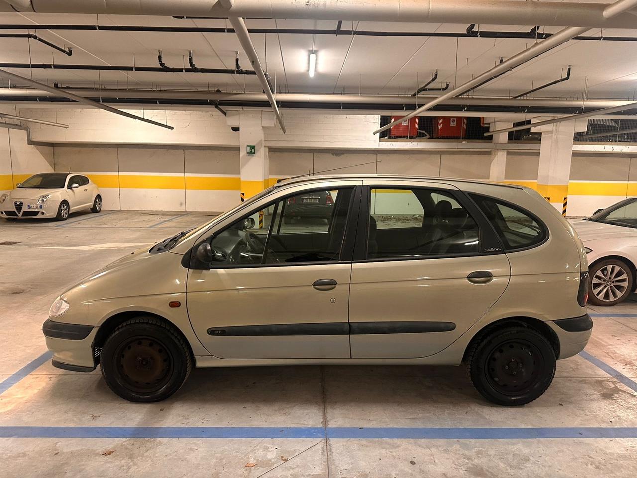 RENAULT MEGANE SCENIC 1.6 BENZINA NEOPATENTATI