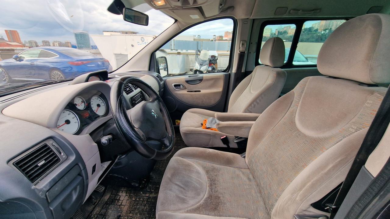 Peugeot Expert Tepee 2.0 HDi 136 CV N1 6 POSTI