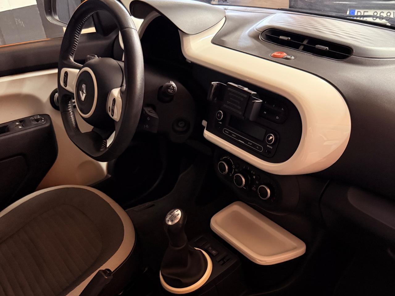 MERAVIGLIOSA RENAULT TWINGO CON SOLI 80.769 KM ADATTA A NEOPATENTATI