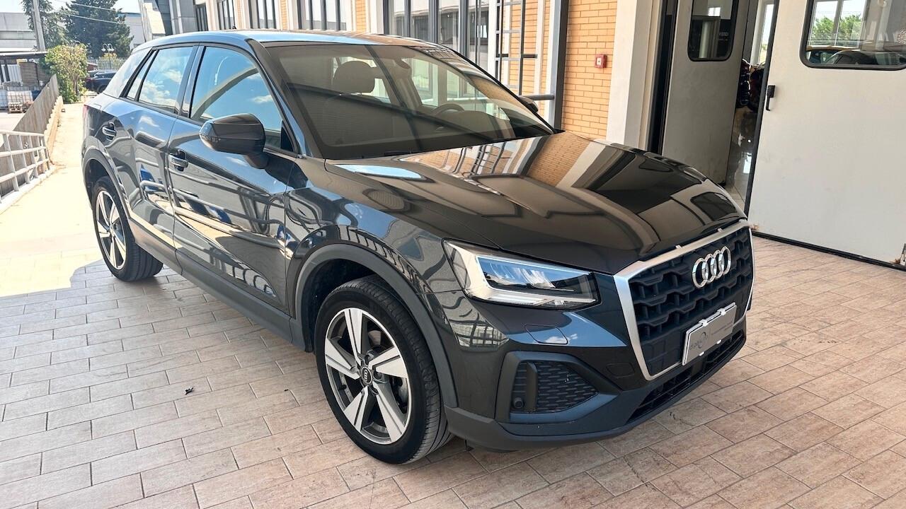 Audi Q2 30 TDI S tronic Identity Black