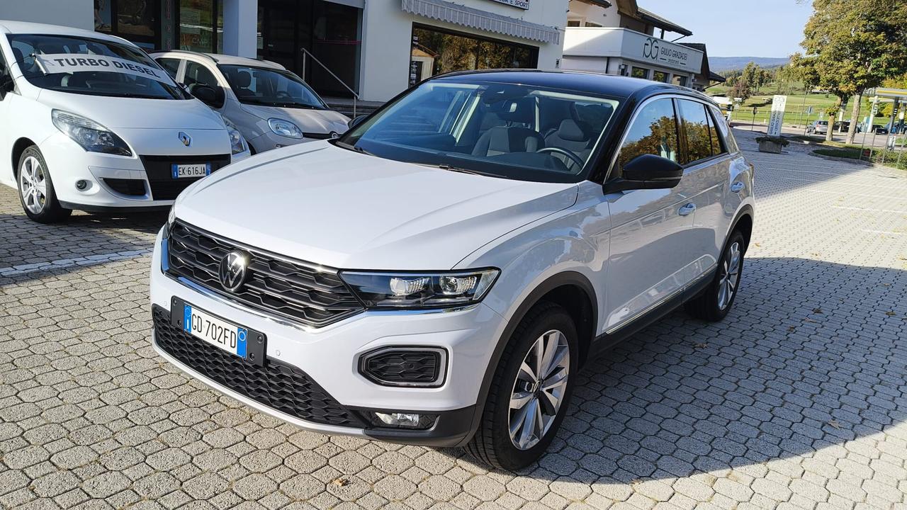 VOLKSWAGEN T-ROC 1.5 TSI 150CV MANUALE GANCIO TRAINO