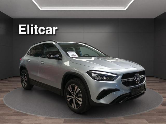 MERCEDES-BENZ GLA 200 Automatic Progressive Advanced