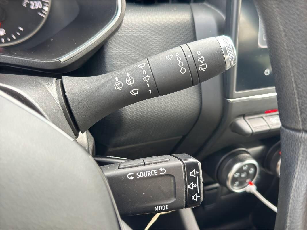 Renault Clio 1.0 Business 75cv con CarPlay