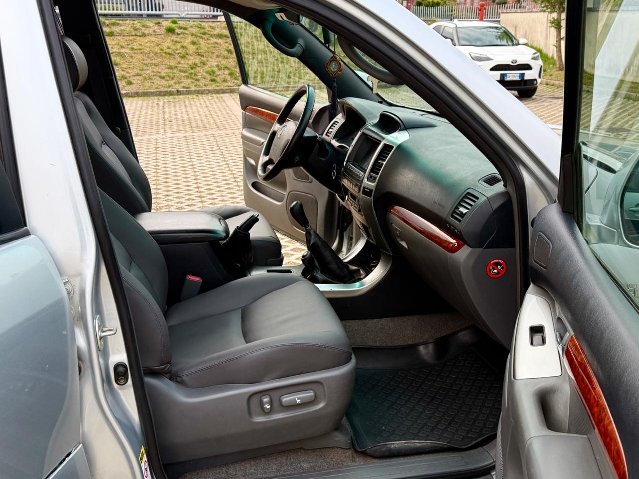 Toyota Land Cruiser 3.0 D manuale 8 posti 5 porte