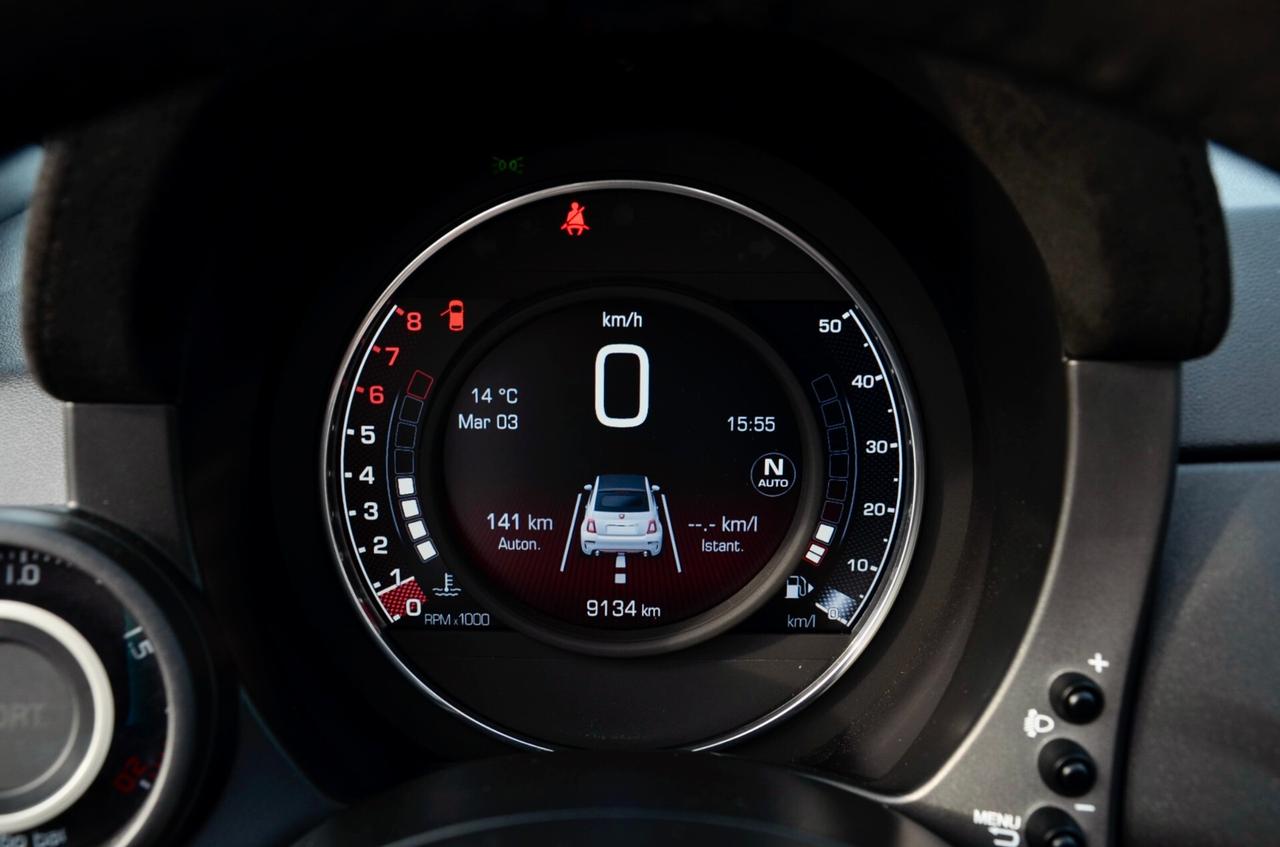 ABARTH 595C 1.4 T-JET ESSEESSE 180cv AUT, PARI AL NUOVO, UFF ITALIANA, AKRAPOVIC, SEDILI IN CARBONIO, 17", PERMUTE