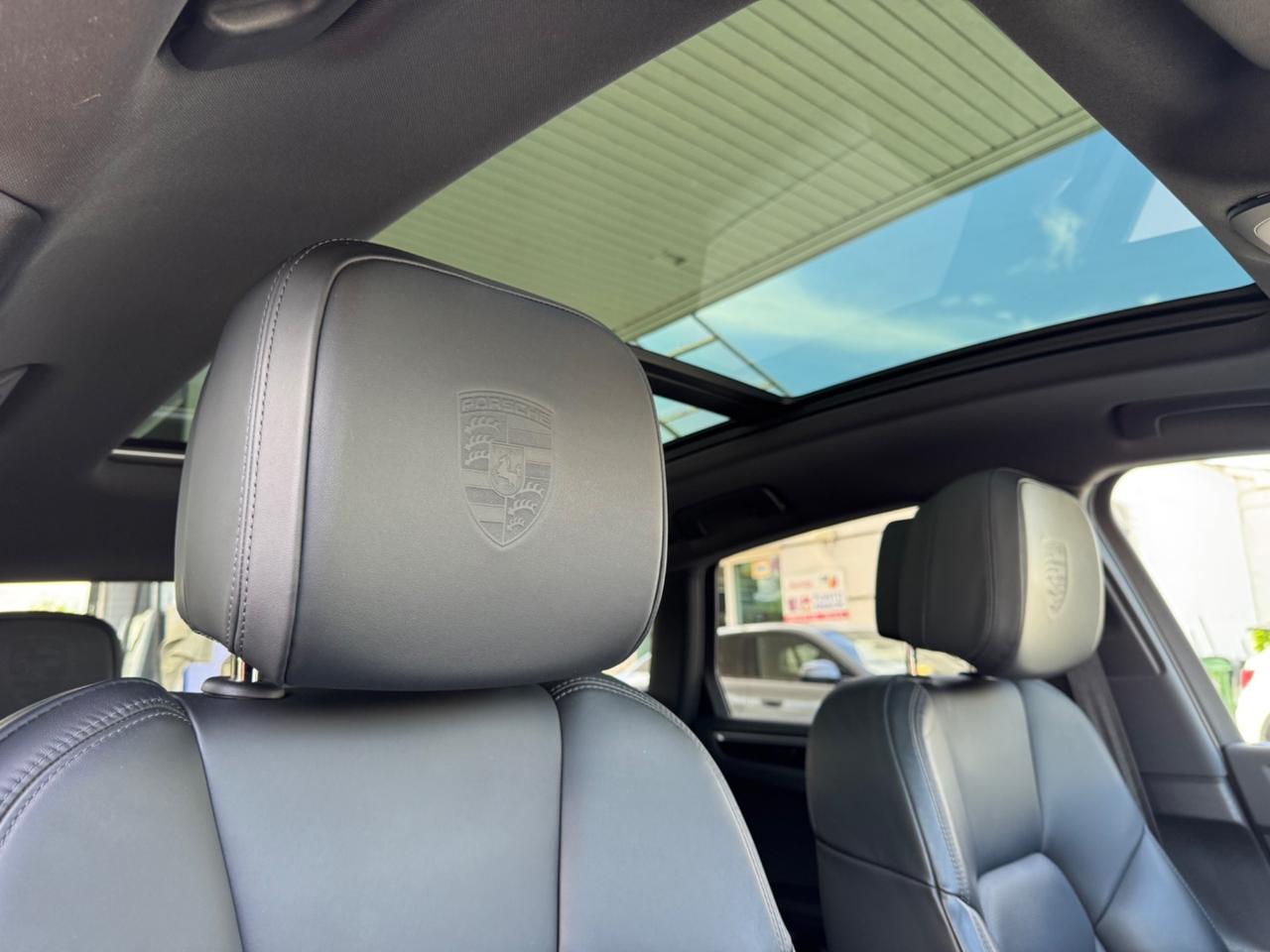 Porsche Macan 2.0 265cv colore gesso tetto uni pro