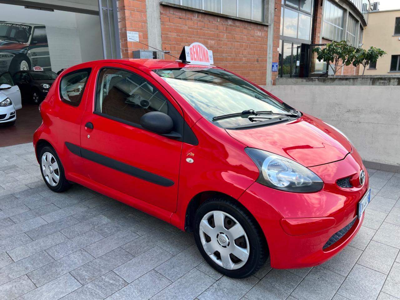 Toyota Aygo 1.0 12V VVT-i 3 porte Sol. NEOPATENTATI