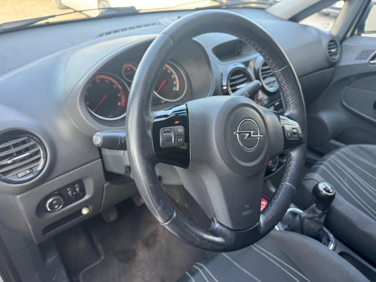 Opel Corsa 1.2 5 porte ok neopatentati