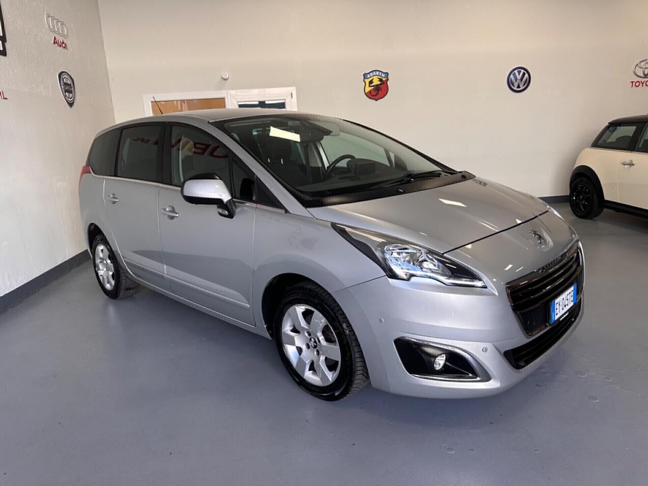PUGEOT 5008 1.6 HDI 7 POSTI