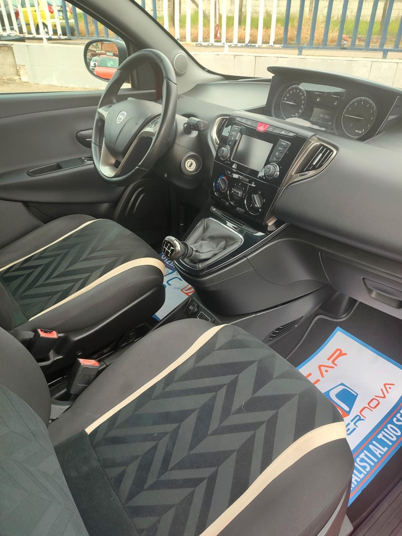 Lancia Ypsilon 1.2 69 CV 5 porte Gold