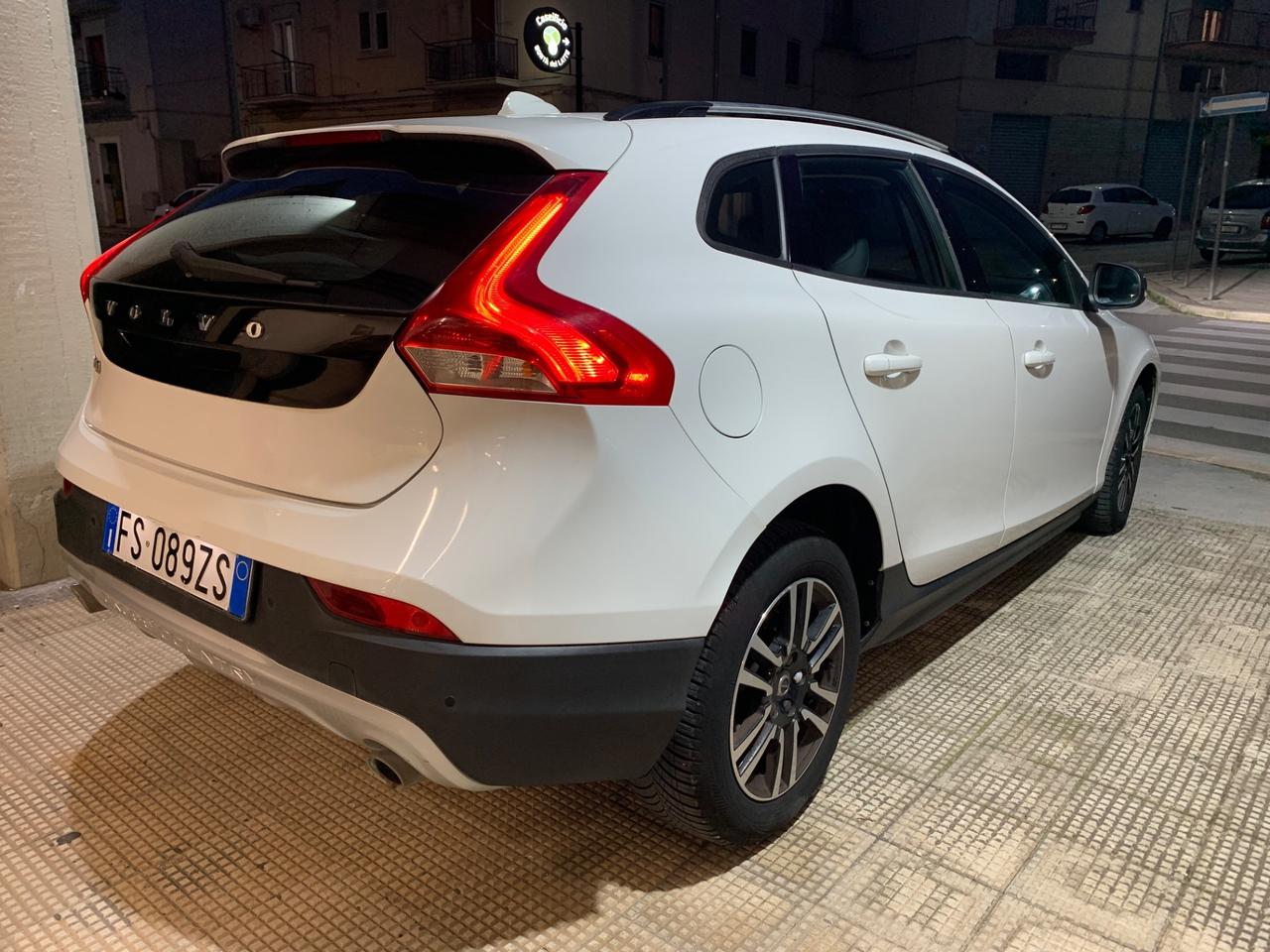 Volvo V40 Cross Country D2 Business Plus