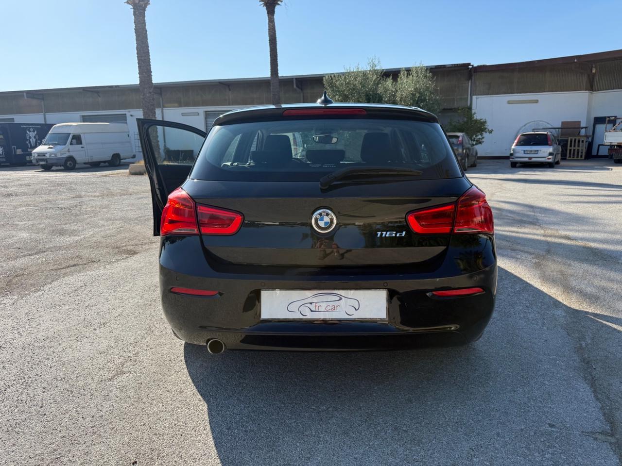 Bmw 116 116d 5p. Urban