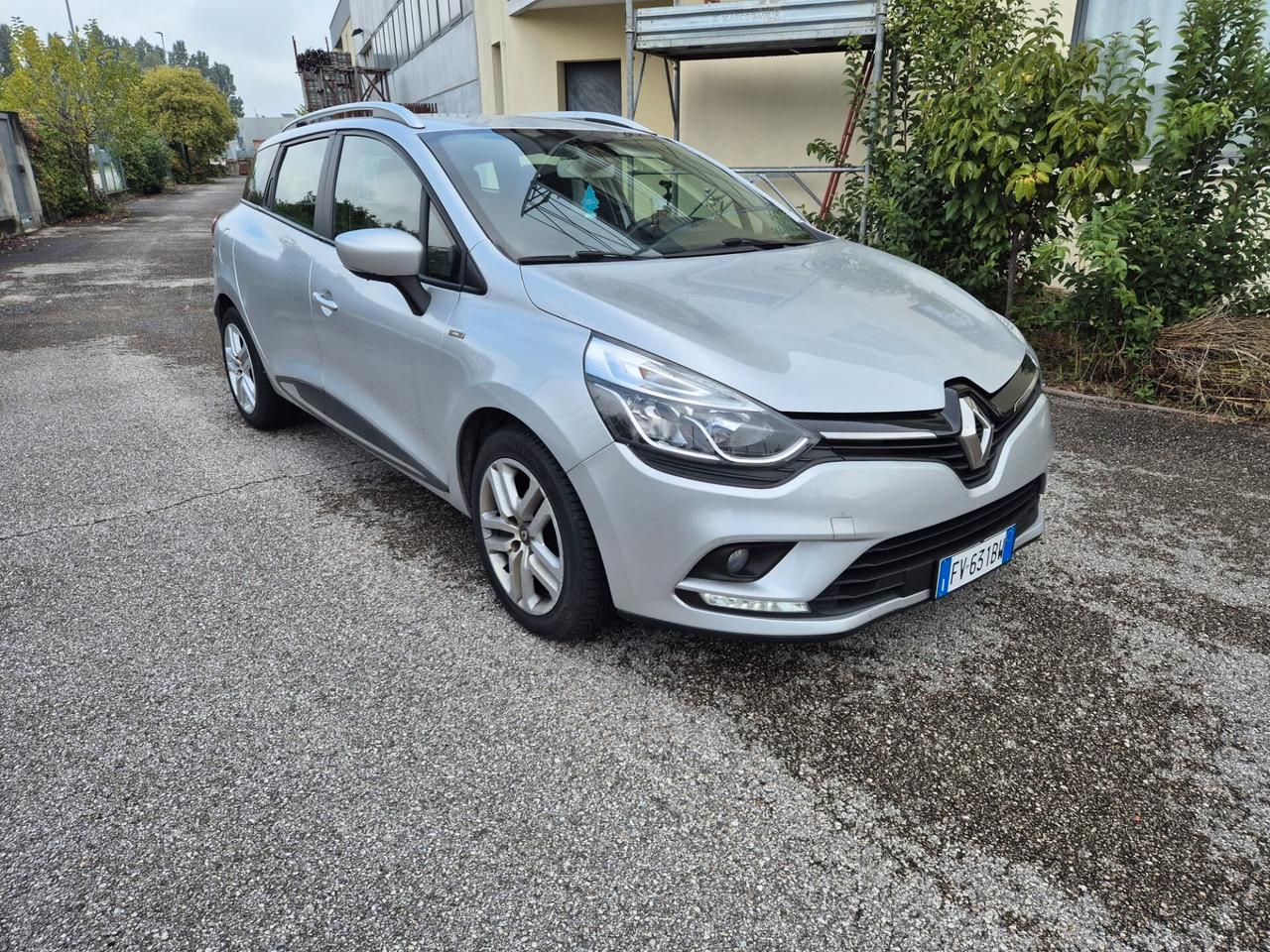 Renault Clio Sporter dCi 8V 90 CV Moschino Intens