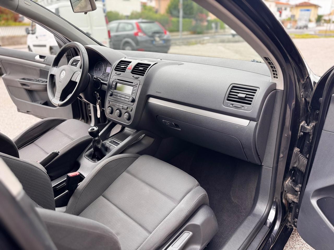 Volkswagen Golf 2.0 16V TDI 5p. Sportline