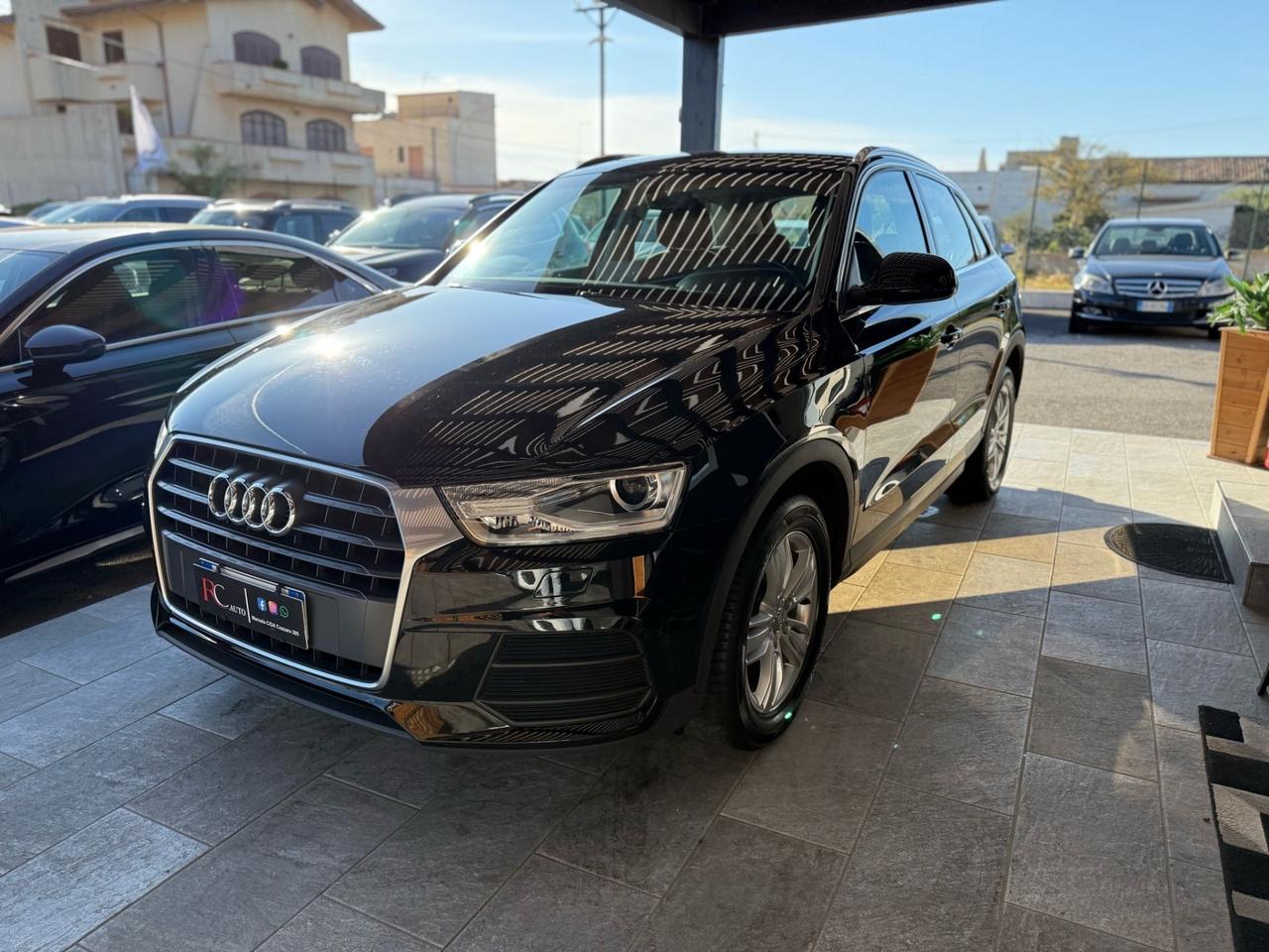 Audi Q3 2.0 TDI 120 CV Business