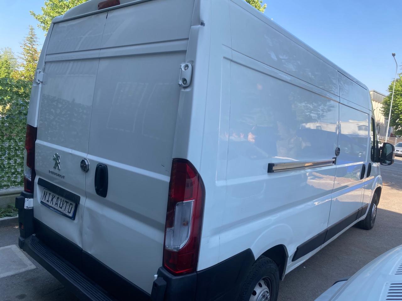 Peugeot Boxer 330 2.2 BlueHDi 140 S&S PC-TM Furgone